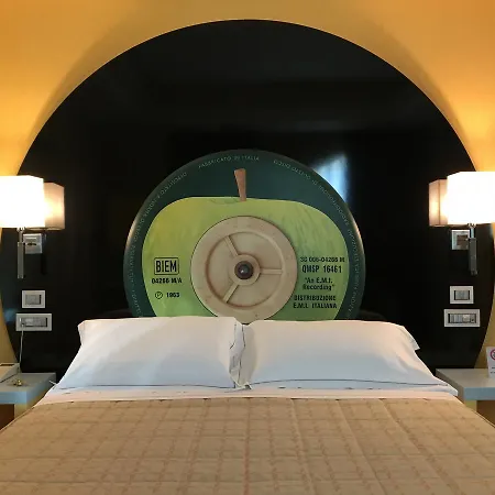 Guglielmotel ホテル 4*